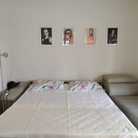 Fully Renovated, Family-Friendly Apartment, Next To A Huge Green Park, In Athens Center Exterior foto